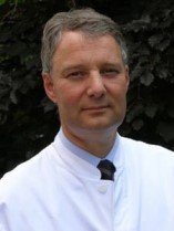 Dr. Andreas Schmid